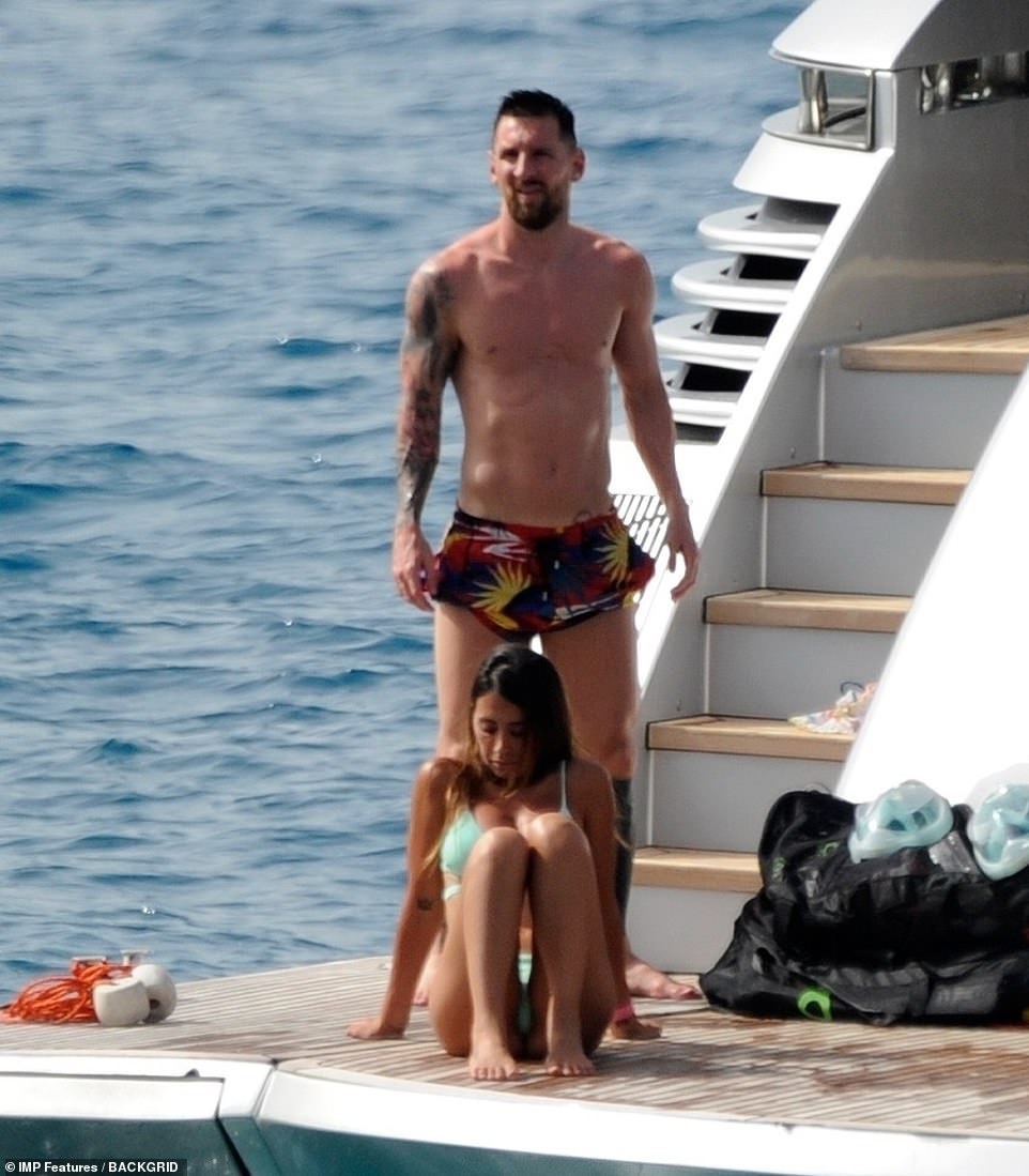 He added: "She has many good qualities: how she gets by on a daily basis; her personality; she is always in a good mood; and she always faces up to problems in an admirable way'