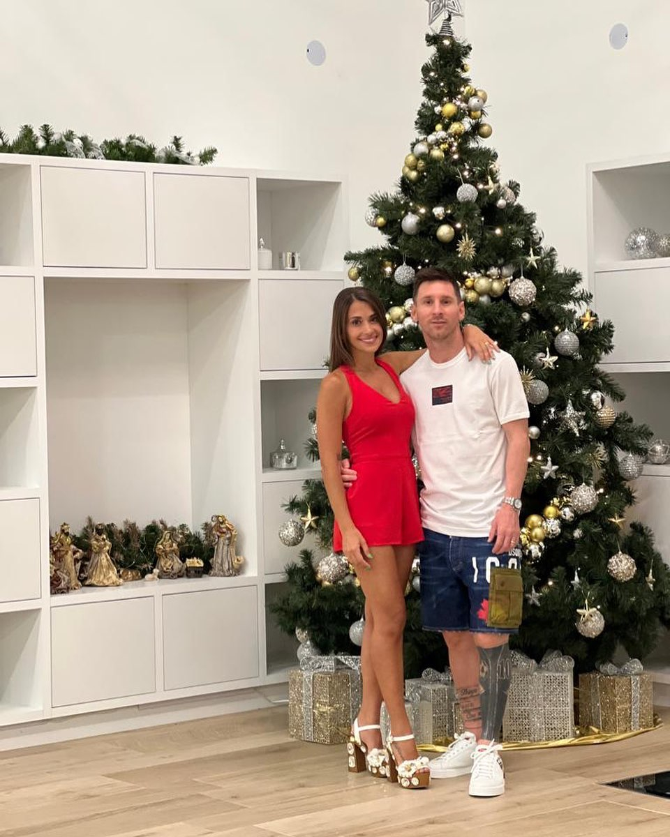 Roccuzzo celebrated Christmas brunette, but will see in the New Year blonde